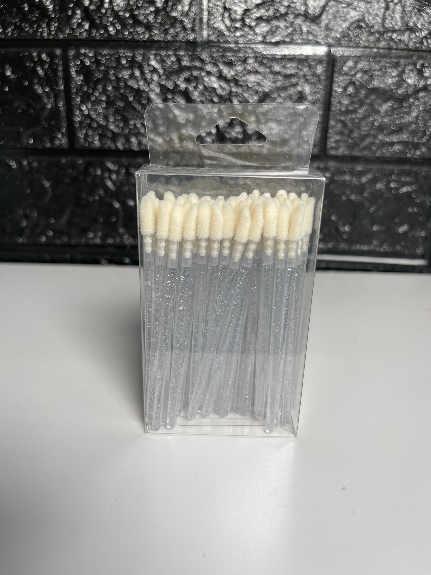 Lipwands